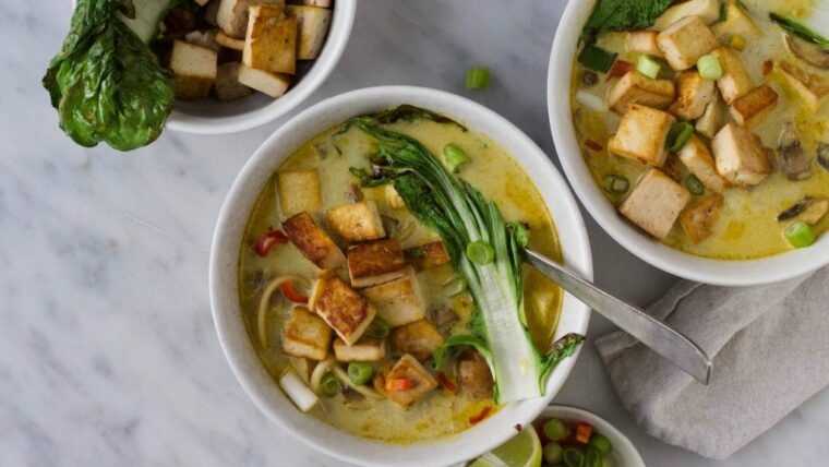 Currysoep met tofu en noedels – Wakker Dier