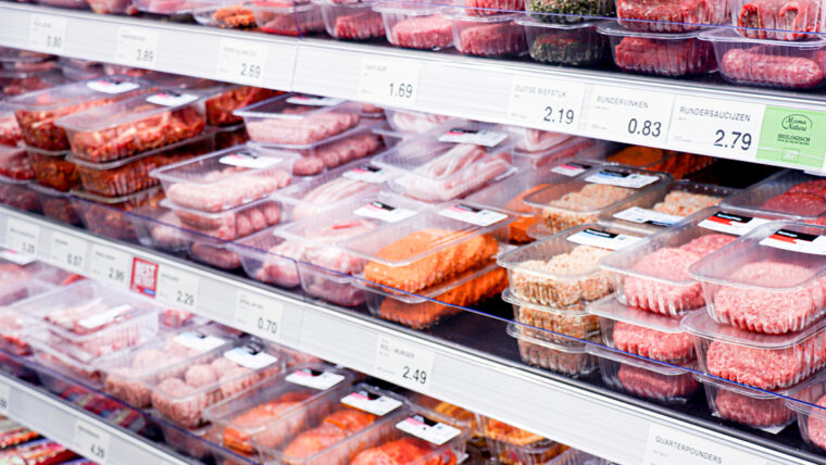 Beeld: vlees in het supermarktschap