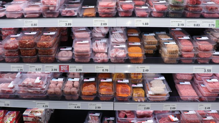 Beeld: vlees in het supermarktschap